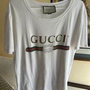 Gucci authentic T-shirt size XS . Fits oversized. Won only couple of times.
